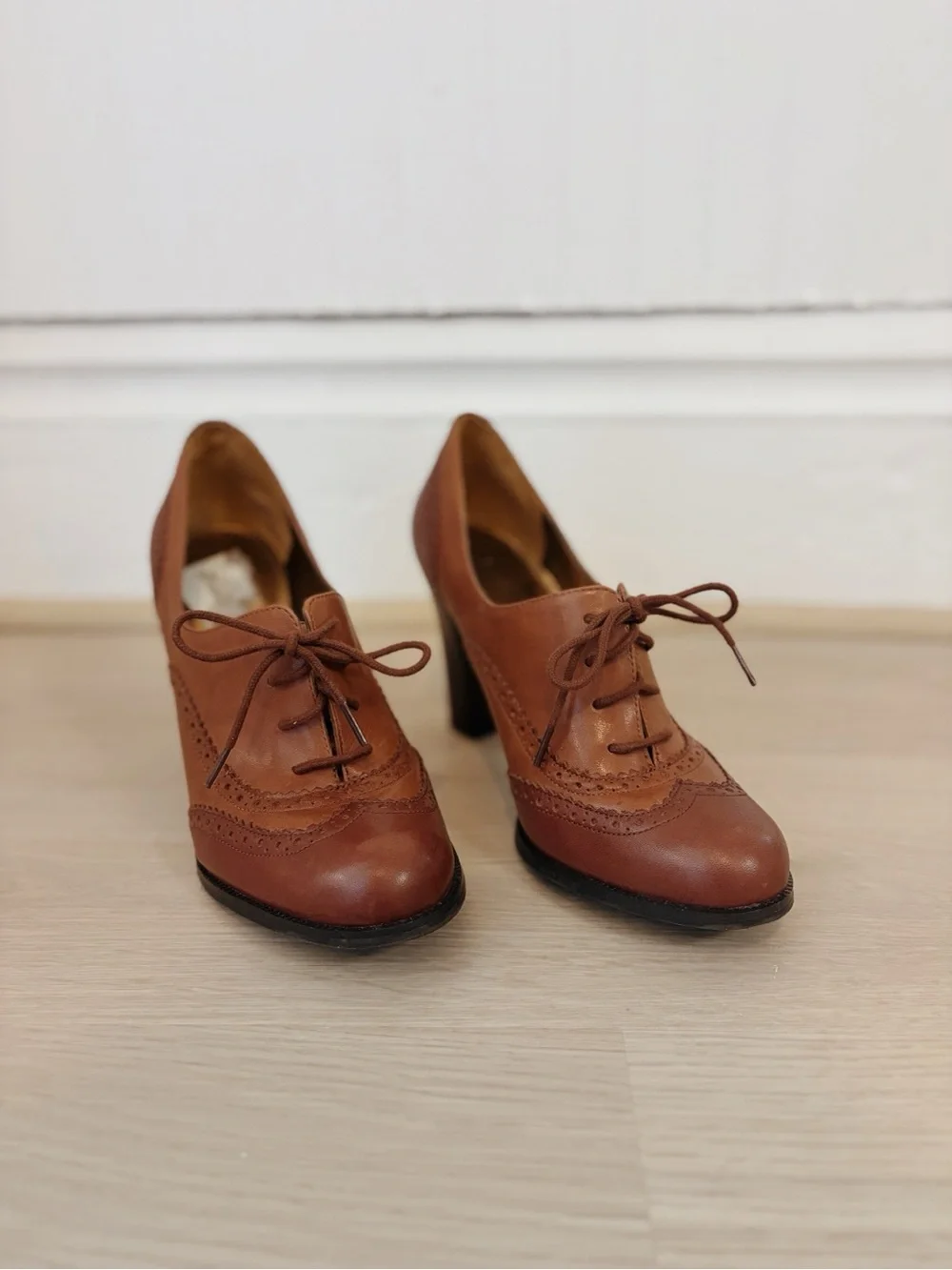Marc Fisher Vintage Tan leather lace up brogue heels, coquette 40s style heels